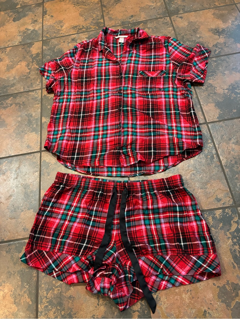 Victoria's Secret Red Green Plaid Short Pajama Set